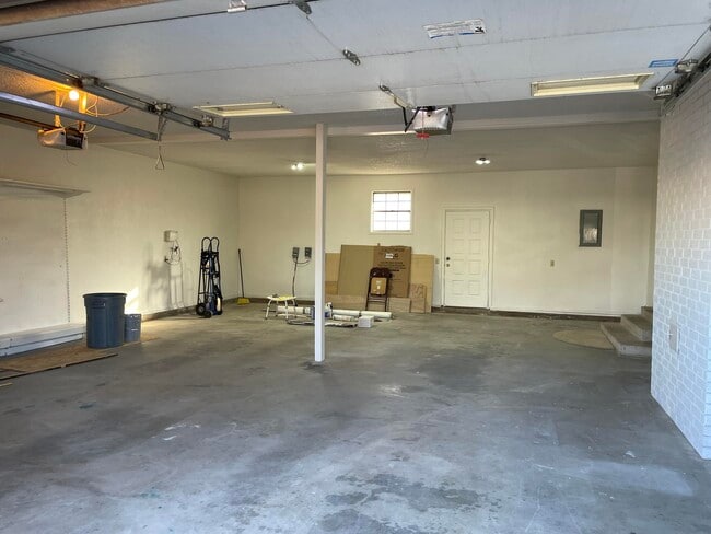 Building Photo - 1633 124th St