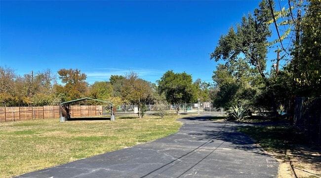 Building Photo - 16001 Awalt Dr