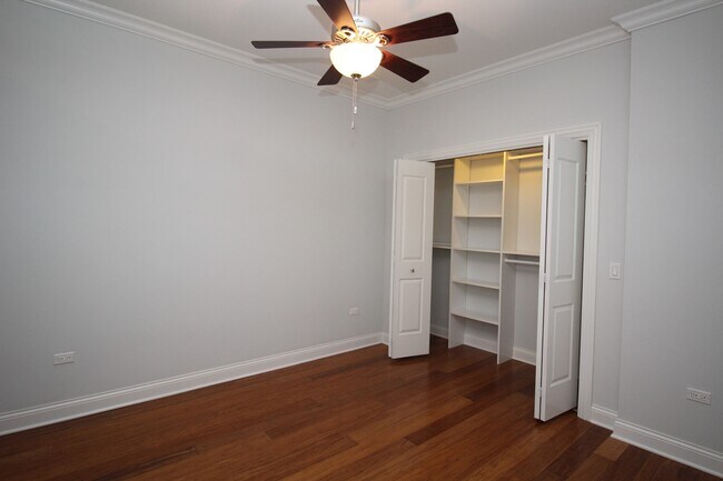 Building Photo - 1609 W Warren Blvd