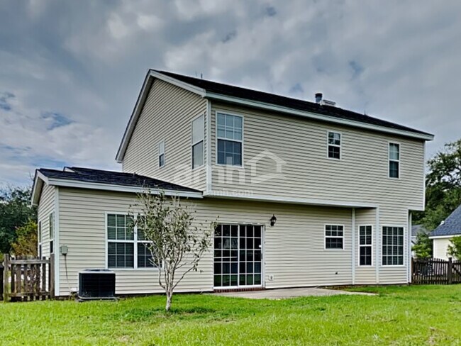 Building Photo - 104 Creekside Drive