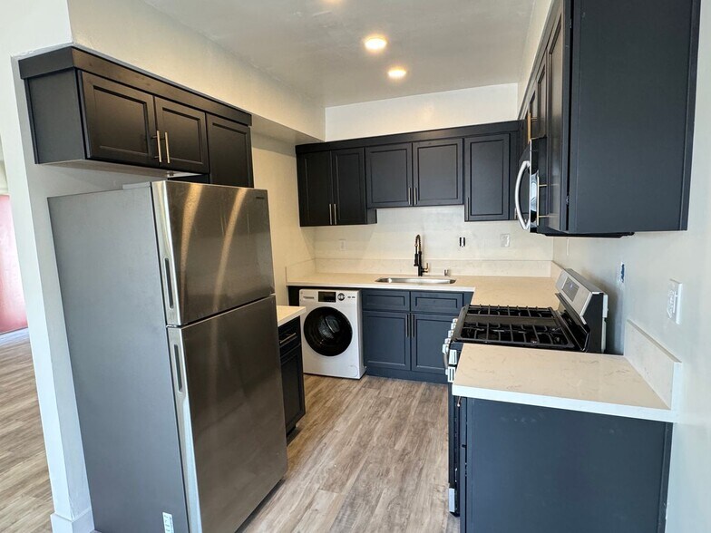 Building Photo - 3510 Clarington Ave