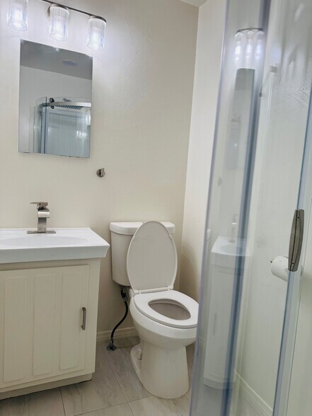 Building Photo - 10609 Mountain View Ave