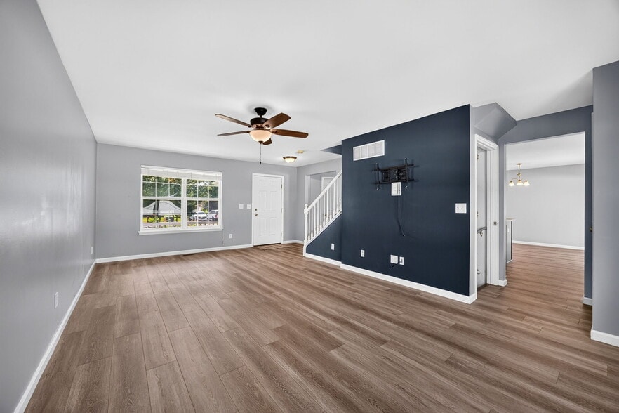 Building Photo - 330 Wabash Woods Way