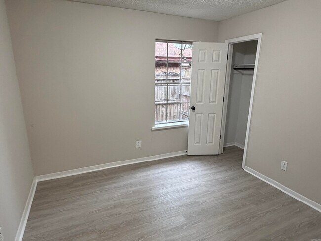 Building Photo - 10002 Stardust Trail