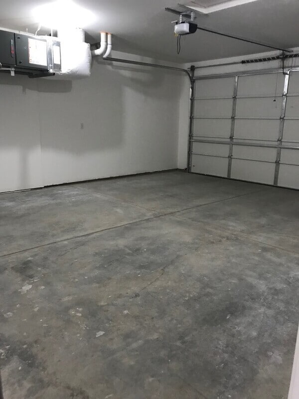 Building Photo - 369 E 10th Pl