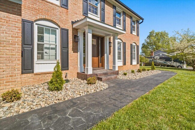 Building Photo - 7375 Freestate Dr