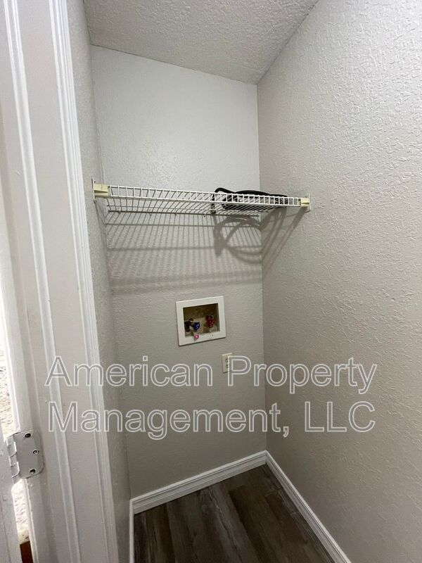 Building Photo - 13115 E 44th St