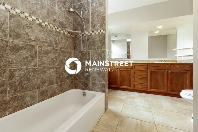 Building Photo - 4 Bedroom Pet-Friendly Home in Palm Harbor...