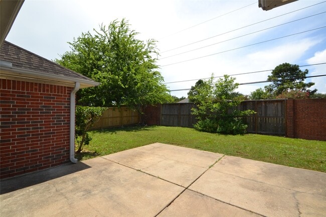 Building Photo - 2818 Russett Pl W