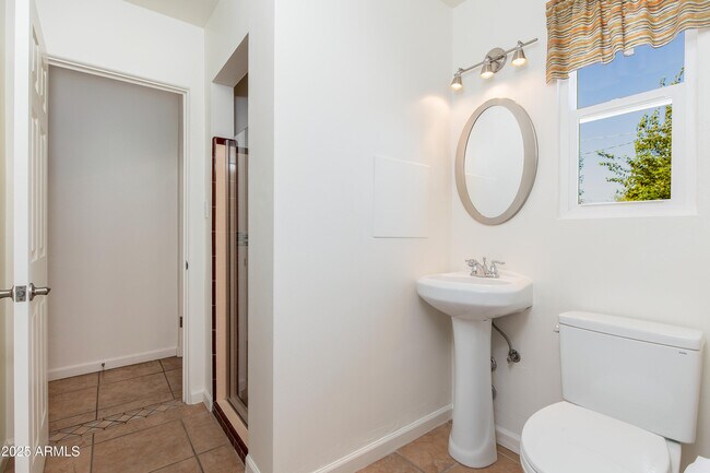 Building Photo - 4808 N 29th Pl