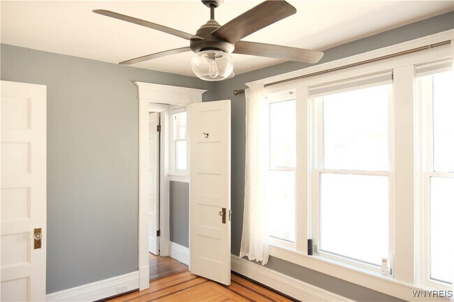Building Photo - 422 Huntington Ave