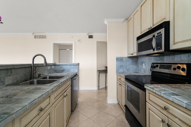 Building Photo - 3594 S Ocean Blvd