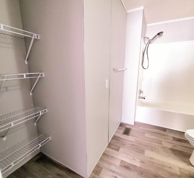 Building Photo - 9635 Pier Pointe