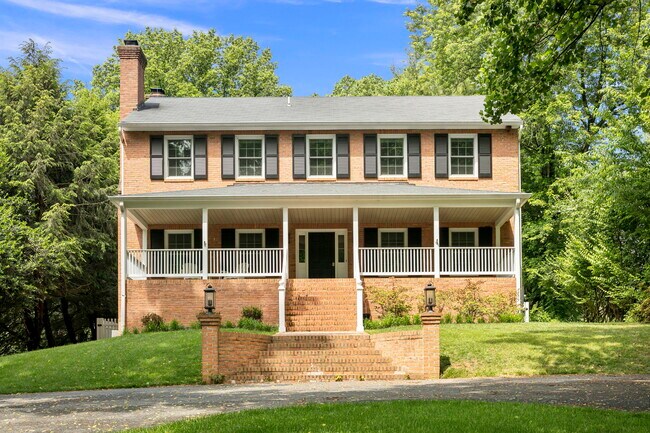 Building Photo - 6916 Seven Locks Rd