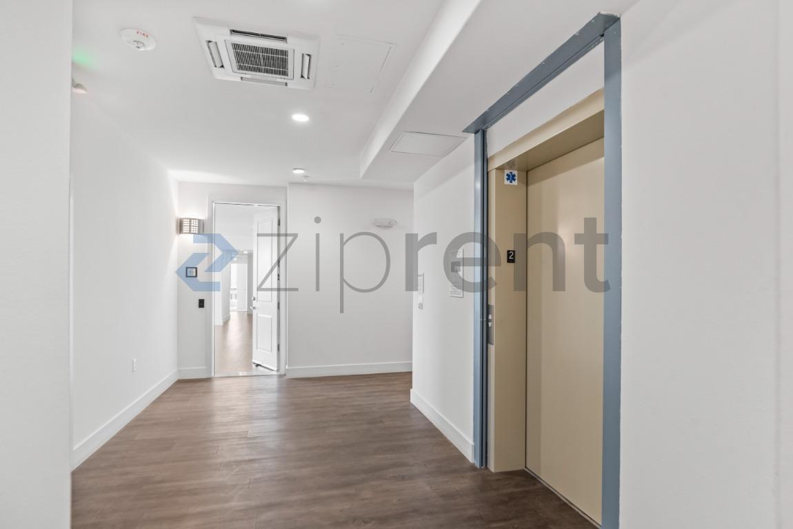 Building Photo - Unit 20