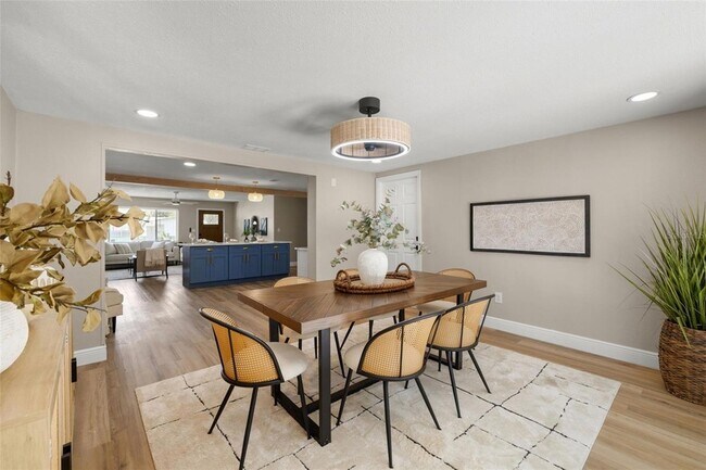 Building Photo - 2066 62nd Pl S