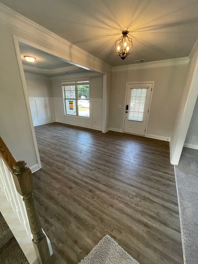 Building Photo - Spacious 5BR House in Gainesville