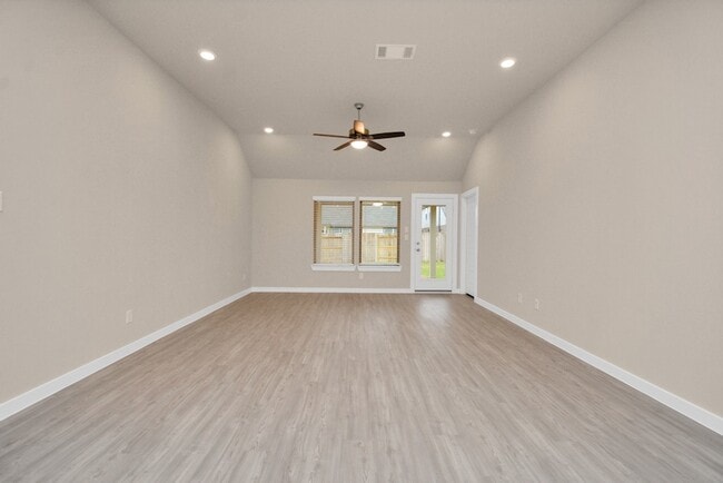 Building Photo - 2734 San Bernard Dr