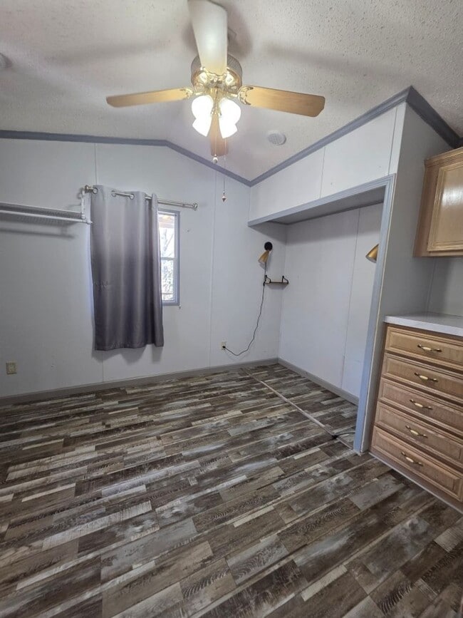 Building Photo - $1,350 - 1 Bedroom / 1 Bath Park Model on the Creek in Tatham Mountain Park