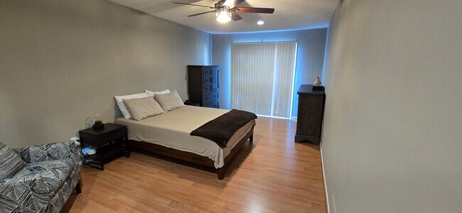 Building Photo - 247 Gemini Dr