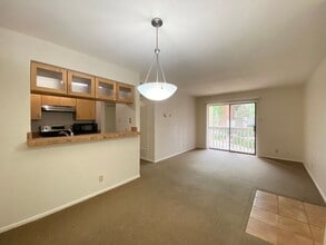 Building Photo - Beautiful Condo at The Reserve