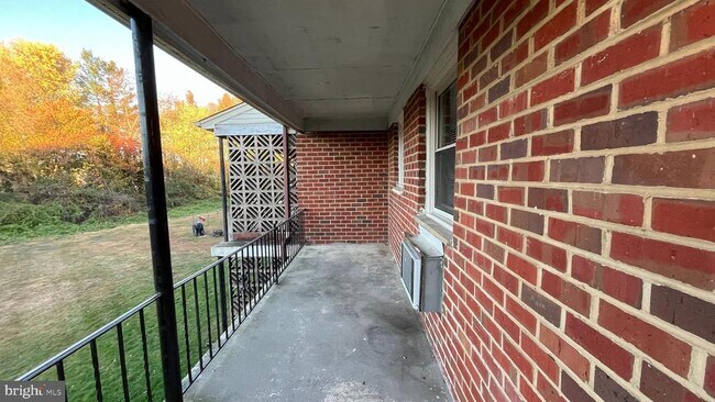 Building Photo - 20 Fort Sumpter Rd