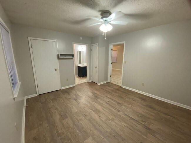 Building Photo - 1BR/1BA For Rent