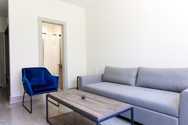 Building Photo - 315 NE Burwood Mews