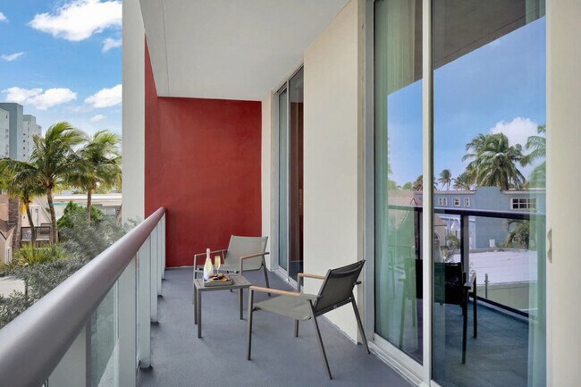 Building Photo - 777 N Ocean Dr