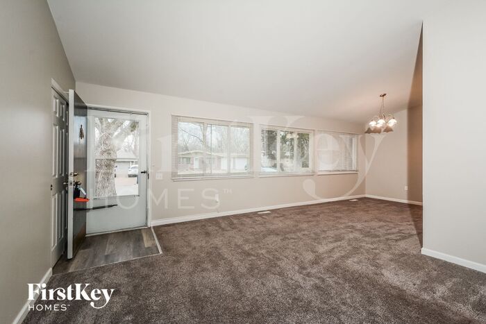 Building Photo - 2320 Palomino Ln