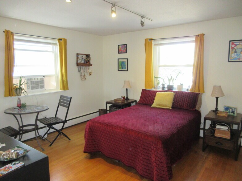 Building Photo - 2089 Dorchester Ave