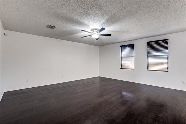 Building Photo - 1501 Big Lake