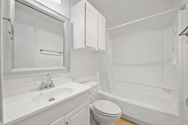 Building Photo - 16016 Fitchburg Cir