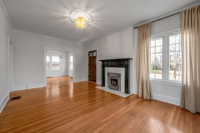 Building Photo - Charming 4Bedroom Stone Home with Detached Guest Apartment & Garage in Chevy Chase