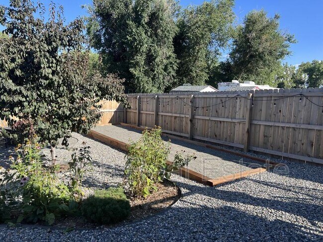 Building Photo - 390 S Garrison St