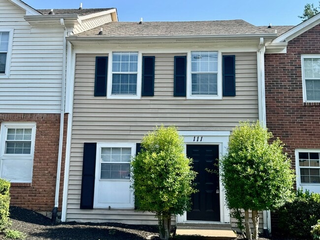 Primary Photo - Awesome Condo!! 2 Bed/1.5 Bath! 1100 sq.ft...