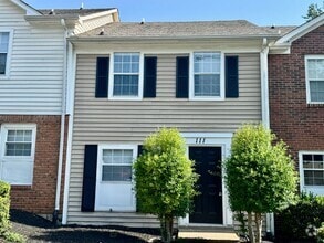 Building Photo - Awesome Condo!! 2 Bed/1.5 Bath! 1100 sq.ft...