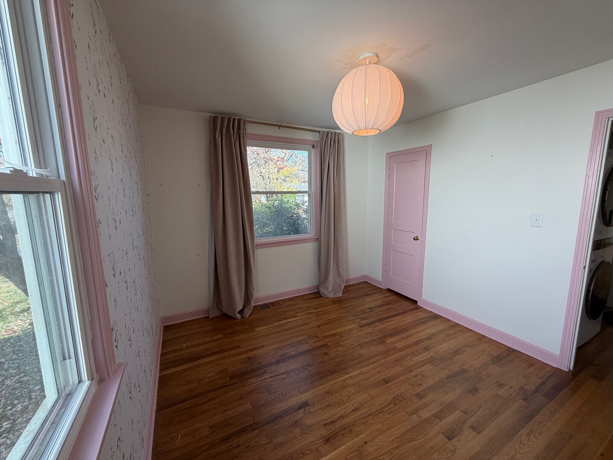 Smaller of the 2 bedrooms, closet. - 5623 Meadowcrest Ln