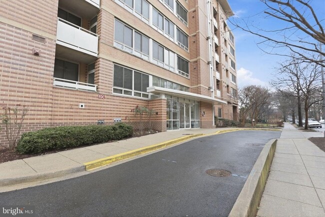 Building Photo - 350 G St SW