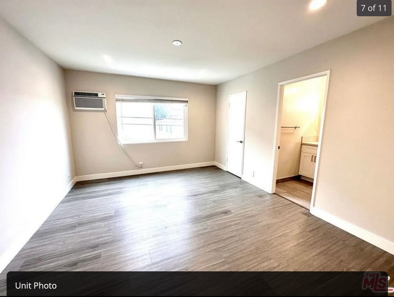 Building Photo - 1051 S Sherbourne Dr