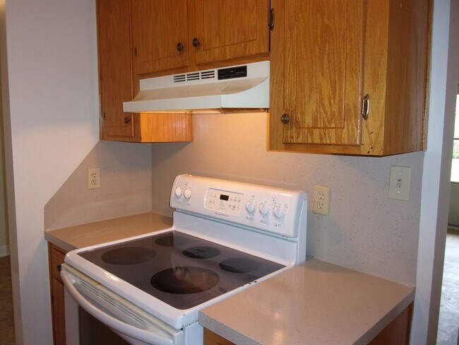 Building Photo - 1102 Chandler Dr