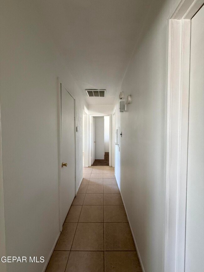 Building Photo - 7289 Mimosa Ave