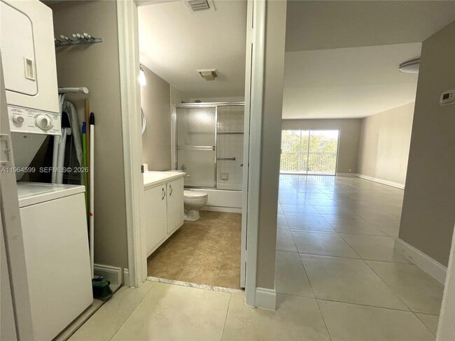 Building Photo - 1251 SW 125th Ave