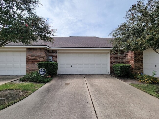 Building Photo - 206 Whispering Ridge Terrace