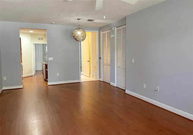 Building Photo - 415 Olssen Ave