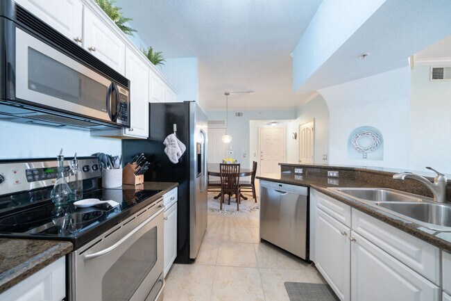 Building Photo - *** LOCATION, LOCATION, LOCATION! *** ANNUAL TURNKEY FURNISHED Rental Available NOW in Positano P...