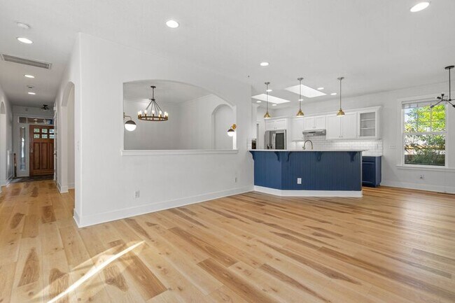 Building Photo - 9628 N Exeter Ave