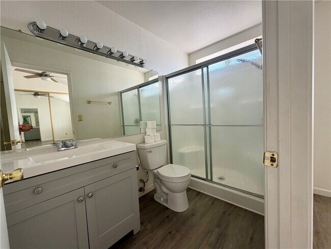 Building Photo - 1660 Kyle Ave