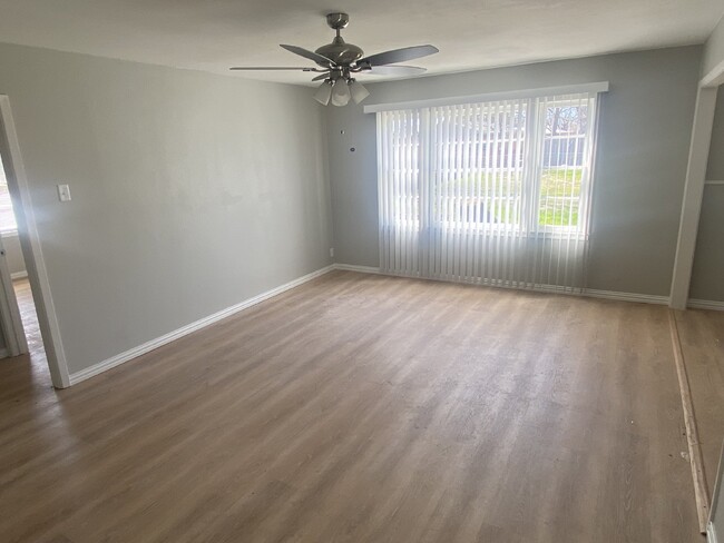 Building Photo - 3 Bedroom, 1 Bathroom just steps from TSU!