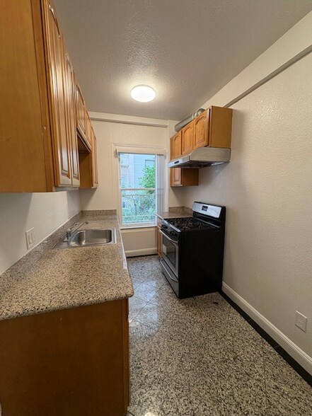 Building Photo - 765 O'Farrell St